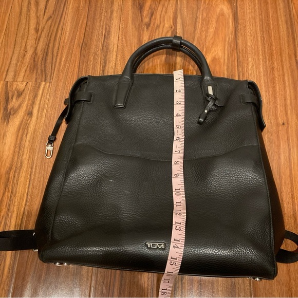 Tumi Stanton Safra Black Leather convertible Bagpack Unisex. main image 13